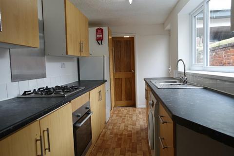 4 bedroom terraced house to rent, Pelham Street, Middlesbrough
