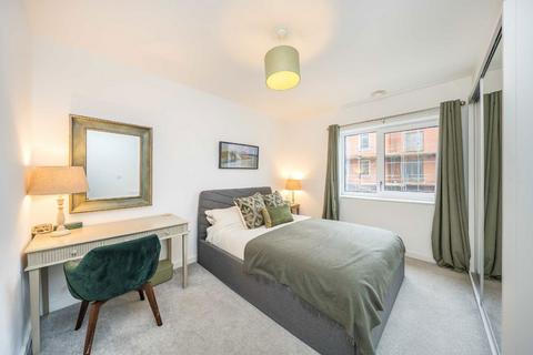2 bedroom flat for sale, Springfield Drive, London SW17