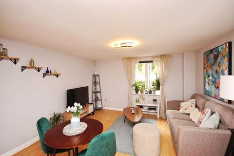 1 bedroom flat for sale, Springly Court, Grimsbury Road, Bristol, Gloucestershire, BS15