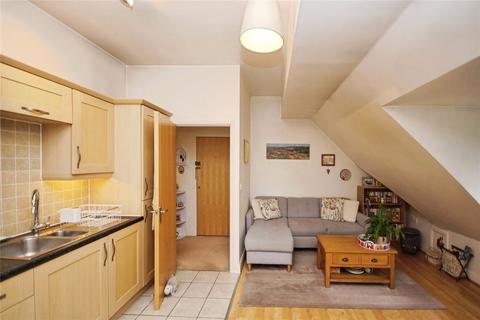 2 bedroom flat for sale, Summit Close, Kingswood, Bristol, BS15