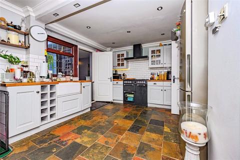 undefined, Russell Close, Kensworth, Dunstable, Bedfordshire, LU6