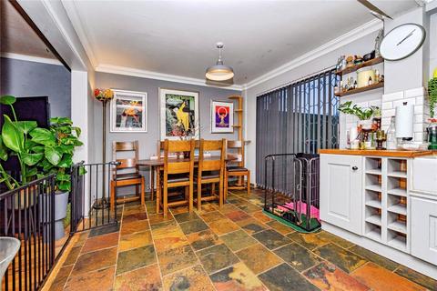 undefined, Russell Close, Kensworth, Dunstable, Bedfordshire, LU6
