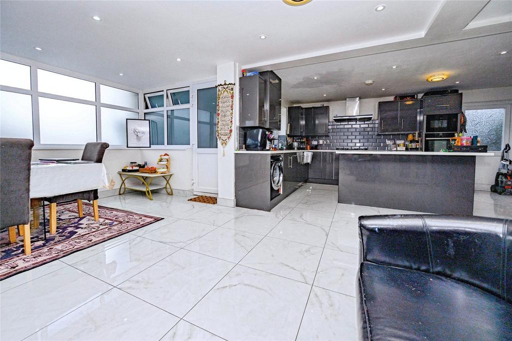 Kitchen Dining Area