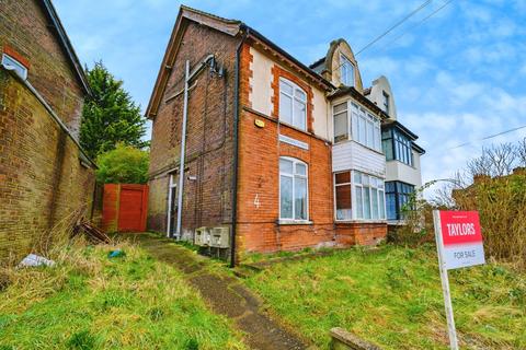 undefined, Hillborough Road, Luton, Bedfordshire, LU1