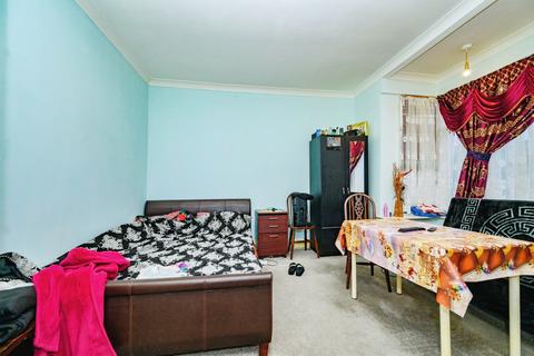 undefined, Hillborough Road, Luton, Bedfordshire, LU1