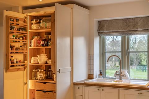 4 bedroom cottage for sale, Hawling, Cheltenham, GL54