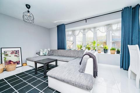 3 bedroom maisonette for sale, Market Square, Luton, LU1