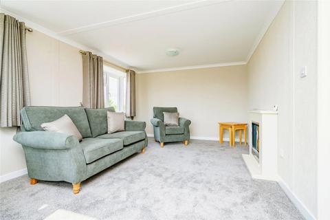 undefined, Hillcrest Caravan Site, Manor Road, Woodside, Luton, LU1