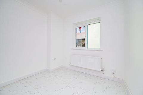4 bedroom end of terrace house for sale, Dunraven Avenue, LUTON, Bedfordshire, LU1