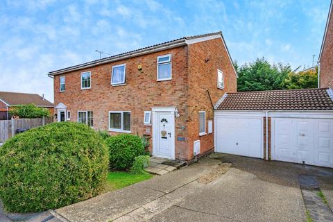 3 bedroom semi-detached house for sale, Hickling Close, Luton, Bedfordshire, LU2