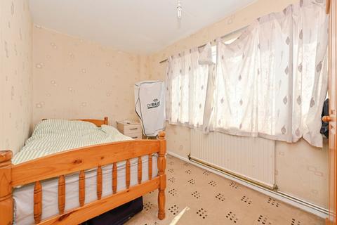 4 bedroom semi-detached house for sale, Devon Road, LUTON, Bedfordshire, LU2