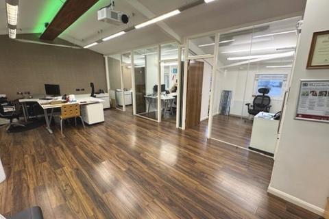 Warehouse to rent, Avion Crescent London NW9 5QW