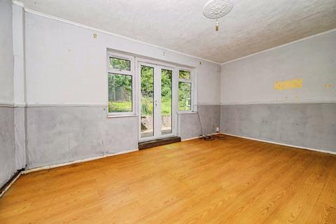 3 bedroom semi-detached house for sale, Harrowden Road, Luton, Bedfordshire, LU2
