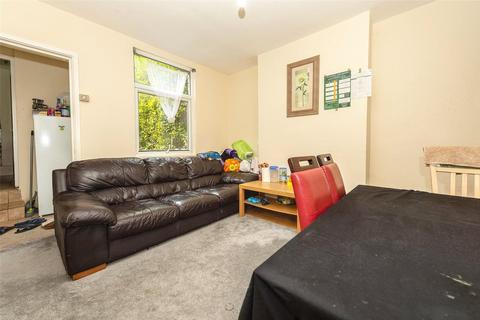 undefined, Hillside Road, Luton, Bedfordshire, LU3