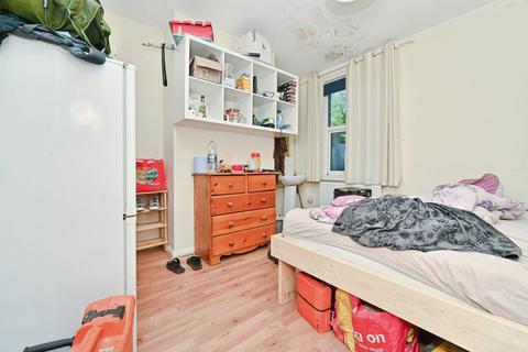 4 bedroom terraced house for sale, Ashton Road, Luton, Bedfordshire, LU1