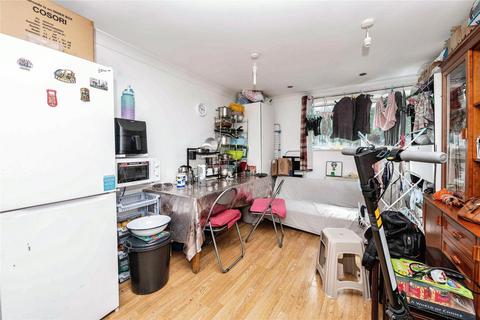 undefined, Cardiff Road, Luton, Bedfordshire, LU1