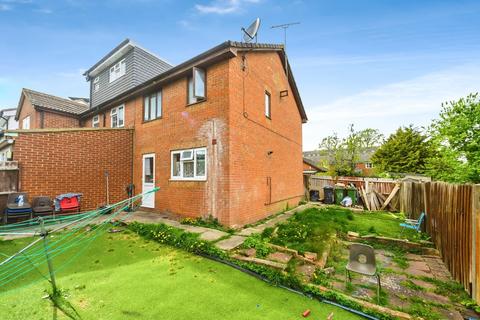 undefined, Waller Avenue, Luton, Bedfordshire, LU4