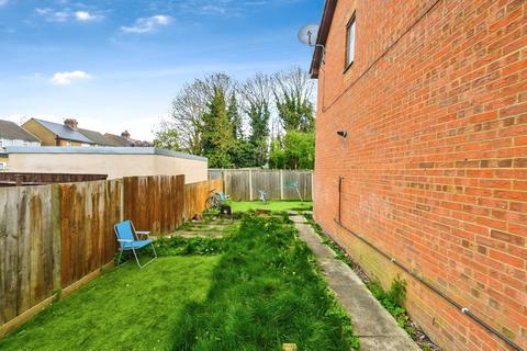 undefined, Waller Avenue, Luton, Bedfordshire, LU4