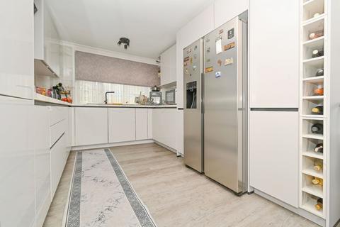 3 bedroom end of terrace house for sale, Waleys Close, LUTON, Bedfordshire, LU3