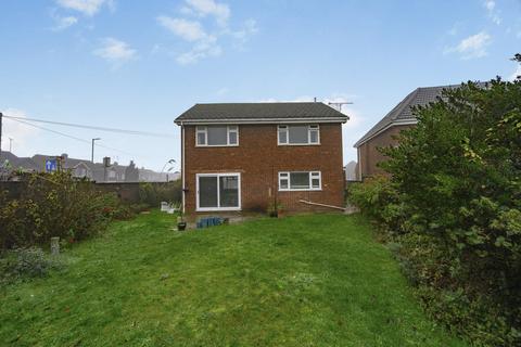 4 bedroom detached house for sale, Wellgate Road, Luton, Bedfordshire, LU4