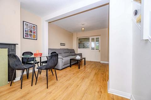 undefined, Fourth Avenue, Luton, Bedfordshire, LU3