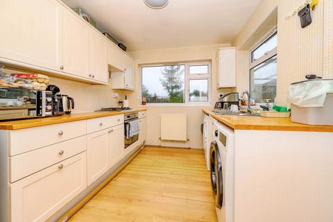 undefined, Fourth Avenue, Luton, Bedfordshire, LU3