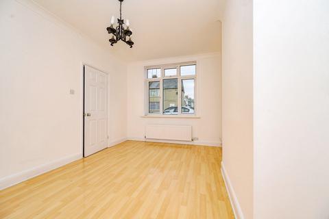 undefined, Gardenia Avenue, Luton, Bedfordshire, LU3