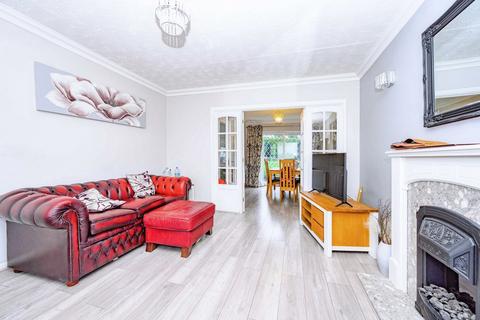 3 bedroom detached house for sale, High Street, Luton, Bedfordshire, LU4