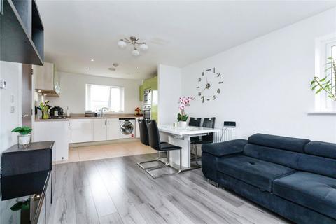 2 bedroom flat for sale, Marquess Drive, Bletchley, Milton Keynes, Buckinghamshire, MK2
