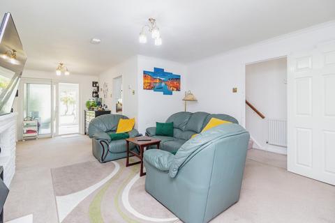 undefined, Baccara Grove, Bletchley, Milton Keynes, Buckinghamshire, MK2