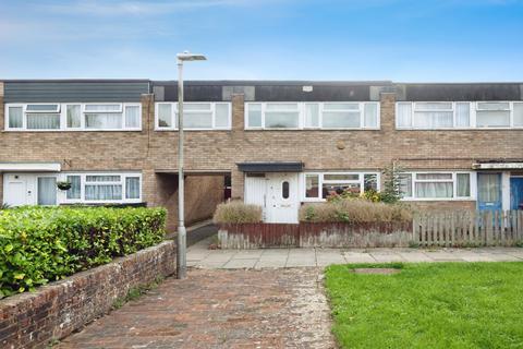 4 bedroom terraced house for sale, Gwynant Court, Bletchley, Milton Keynes, Buckinghamshire, MK2