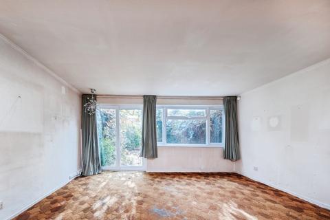 4 bedroom terraced house for sale, Gwynant Court, Bletchley, Milton Keynes, Buckinghamshire, MK2
