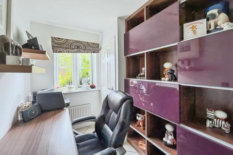 4 bedroom terraced house for sale, St. Helena Avenue, Newton Leys, Bletchley, Milton Keynes, MK3