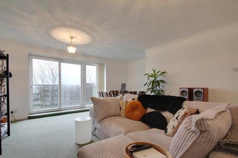 undefined, Grand Avenue, Worthing BN11