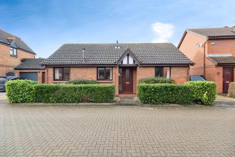 2 bedroom bungalow for sale, Fontwell Drive, Bletchley, Milton Keynes, Buckinghamshire, MK3