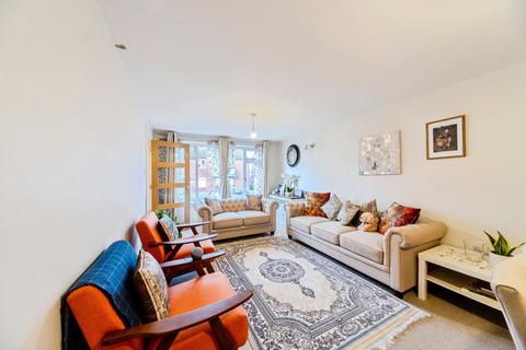 undefined, Shaftesbury Crescent, Bletchley, Milton Keynes, Buckinghamshire, MK3