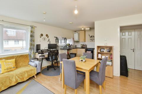 2 bedroom flat for sale, Warwick Avenue, Broughton, Milton Keynes, Buckinghamshire, MK10