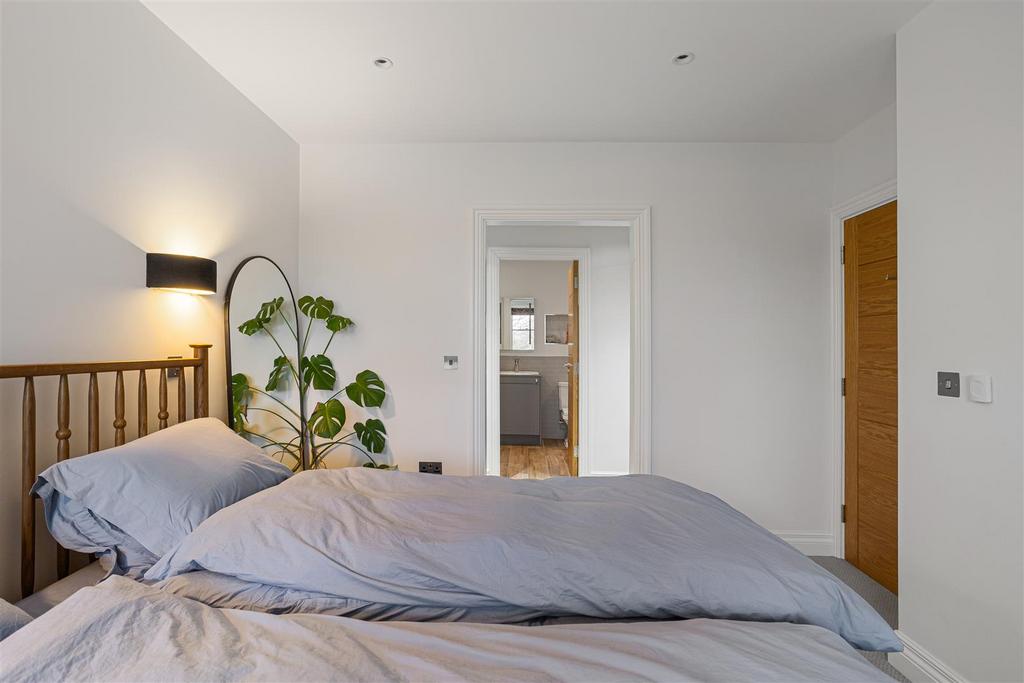 Apt 15 Kirk House 52.jpg
