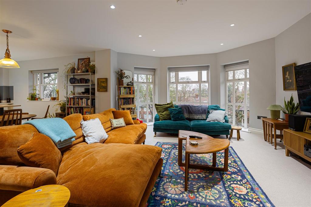 Apt 15 Kirk House 7.jpg