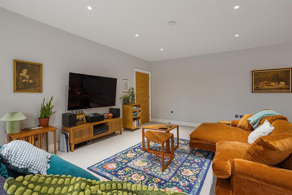 Apt 15 Kirk House 31.jpg