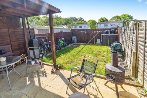 3 bedroom terraced house for sale, Goring, Stantonbury, Milton Keynes, Buckinghamshire, MK14