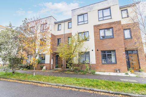 Langham Way, Ashland, Milton Keynes, Buckinghamshire, MK6