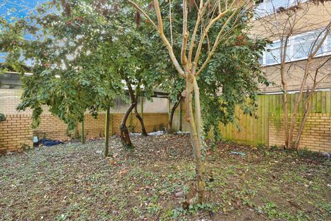 undefined, Ramsons Avenue, Conniburrow, Milton Keynes, Buckinghamshire, MK14