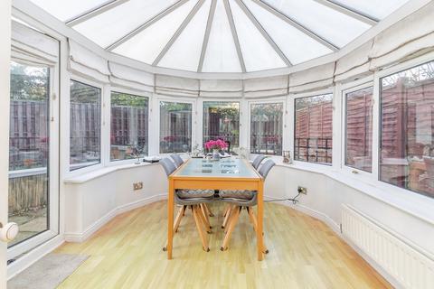 3 bedroom detached house for sale, Kalman Gardens, Old Farm Park, Milton Keynes, Buckinghamshire, MK7
