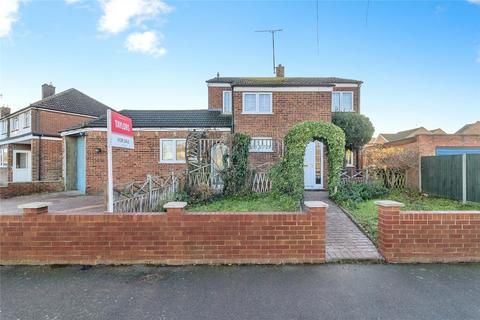 4 bedroom detached house for sale, Capshill Avenue, Leighton Buzzard, Bedfordshire, LU7