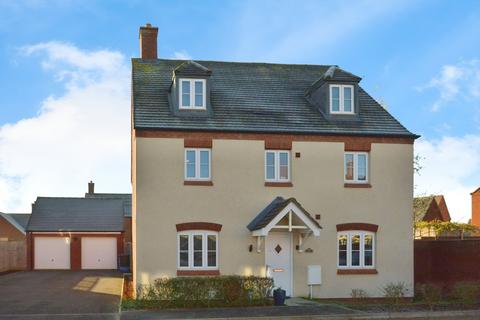 5 bedroom detached house for sale, Blackhorse Drive, Old Stratford, Milton Keynes, Northamptonshire, MK19