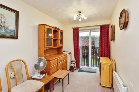 2 bedroom flat for sale, Fegans Court, Stony Stratford, Milton Keynes, Buckinghamshire, MK11