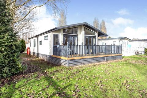 2 bedroom detached house for sale, Kingfisher Meadow, Billing Aquadrome, Northampton, NN3