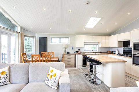 2 bedroom detached house for sale, Kingfisher Meadow, Billing Aquadrome, Northampton, NN3