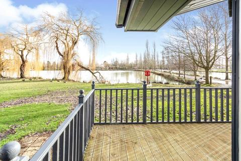 2 bedroom detached house for sale, Kingfisher Meadow, Billing Aquadrome, Northampton, NN3